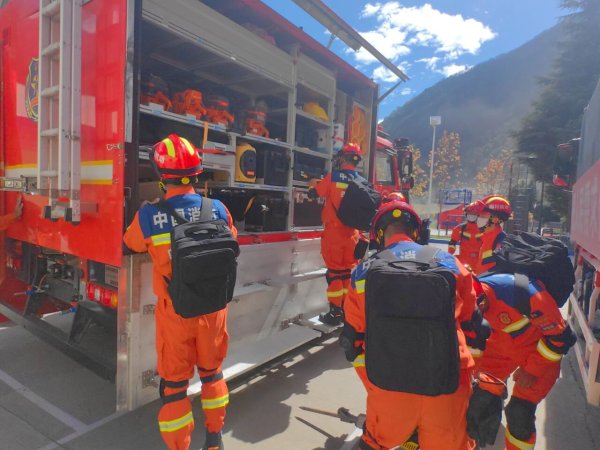 国客信配 四川甘孜发生5.4级地震 森林消防总队全力做好救援准备