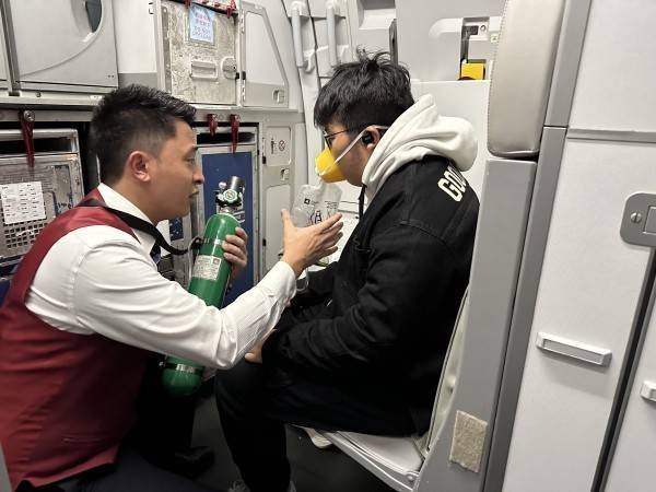 盛鹏智投 万米高空紧急救援 重航机组空地协同守护旅客平安